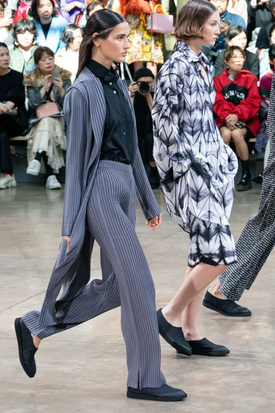 Look 34